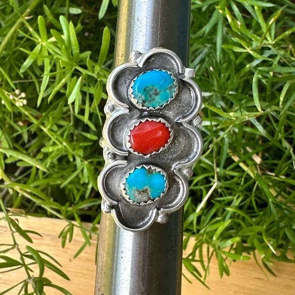 VTG Old Pawn Navajo 5.9g Sterling Silver Ring Natural Turquoise Coral Size 5 - Picture 3 of 7